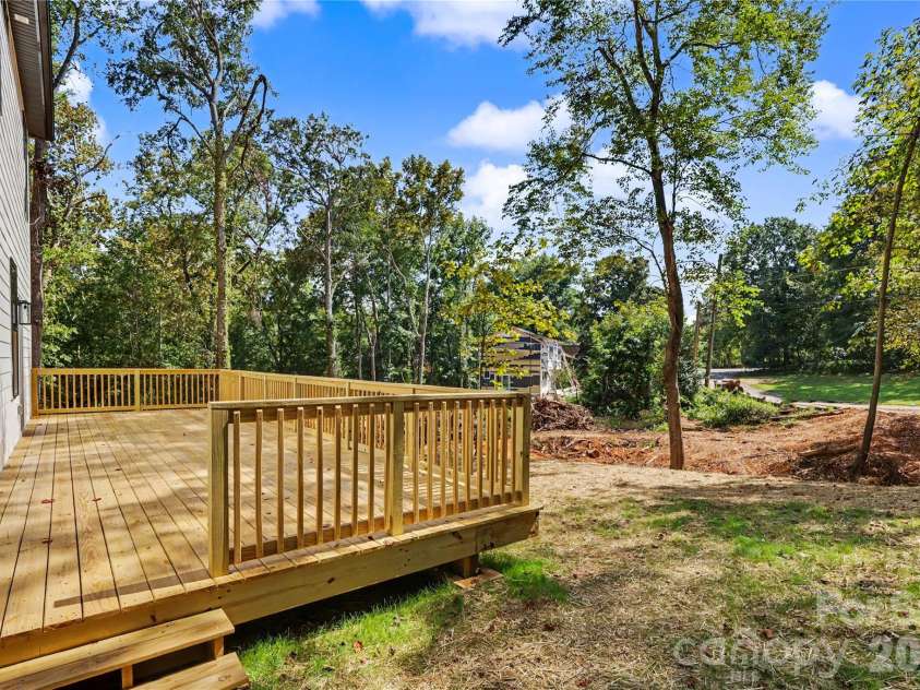 910 Montrose Drive, Shelby, NC 28150.  MLS# CAR4424954, YatesRealty ID 50950. 