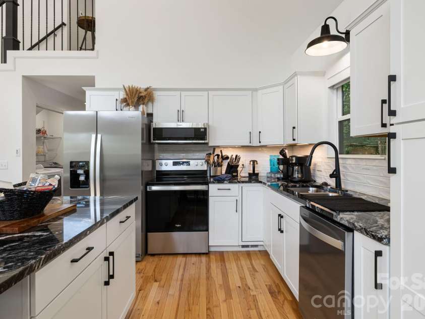 1016 Fontana Road, Bryson City, NC 28713.  MLS# CAR4421387, YatesRealty ID 50952. Kitchen