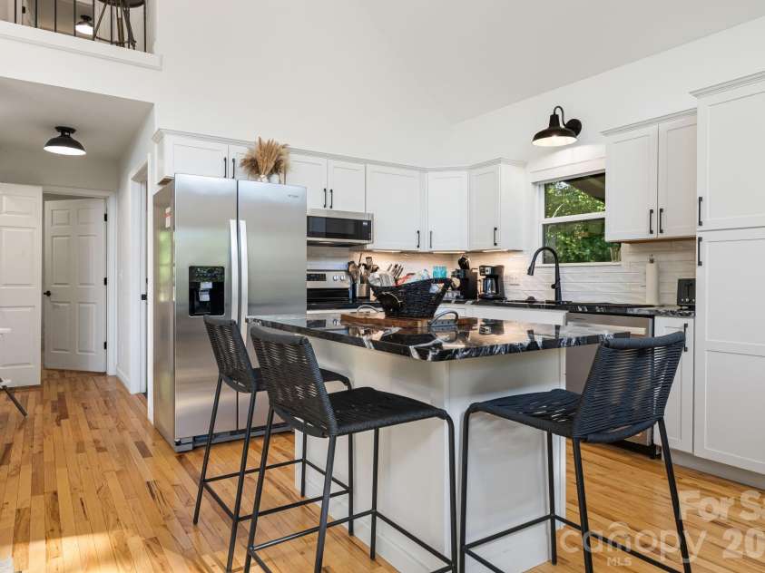 1016 Fontana Road, Bryson City, NC 28713.  MLS# CAR4421387, YatesRealty ID 50952. Kitchen
