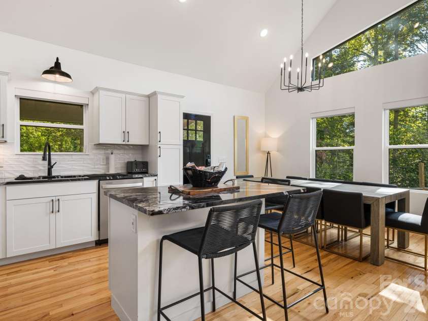 1016 Fontana Road, Bryson City, NC 28713.  MLS# CAR4421387, YatesRealty ID 50952. Kitchen