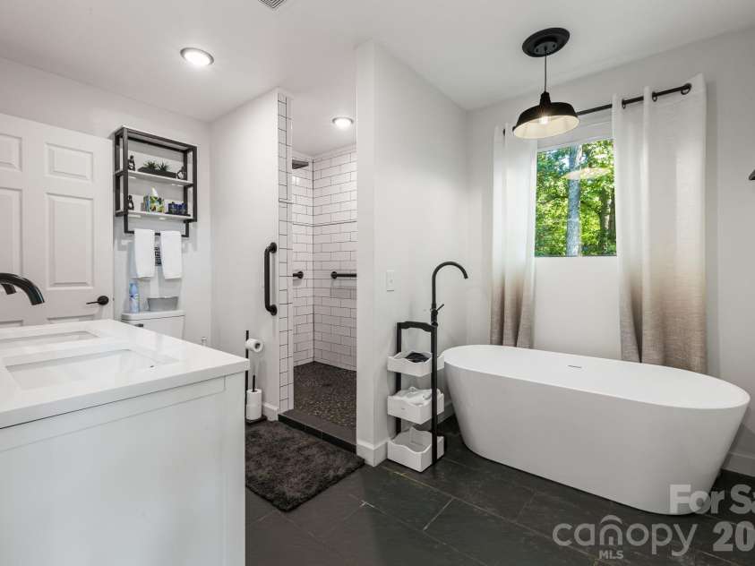 1016 Fontana Road, Bryson City, NC 28713.  MLS# CAR4421387, YatesRealty ID 50952. Main level full bath