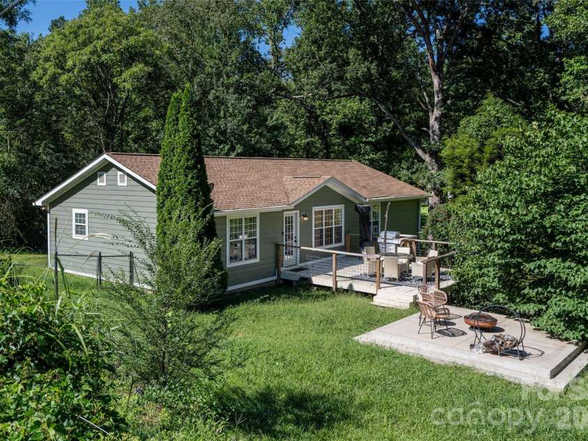 5 Sunwashed Way, Asheville, NC 28803.  MLS# CAR4422593, YatesRealty ID 50953. 