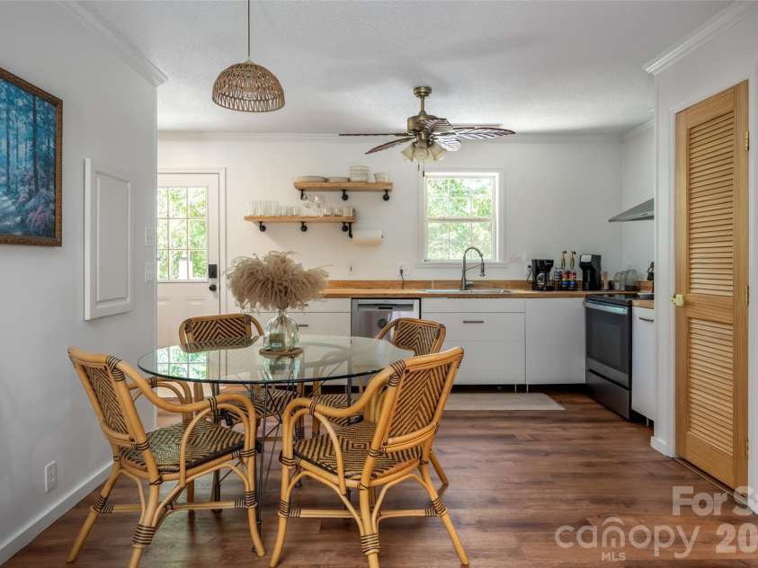 5 Sunwashed Way, Asheville, NC 28803.  MLS# CAR4422593, YatesRealty ID 50953. 