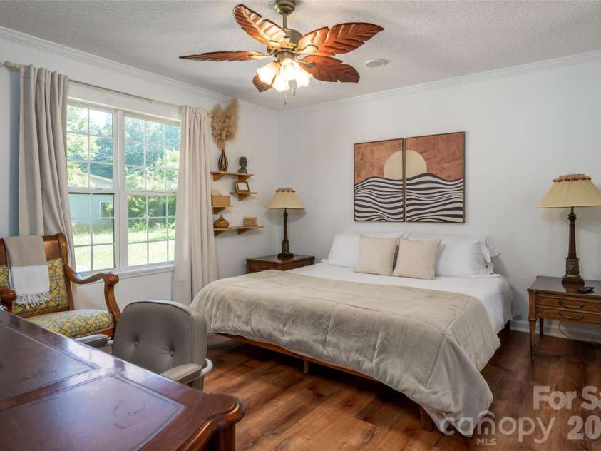5 Sunwashed Way, Asheville, NC 28803.  MLS# CAR4422593, YatesRealty ID 50953. 