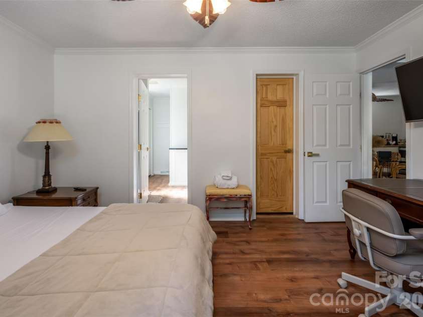 5 Sunwashed Way, Asheville, NC 28803.  MLS# CAR4422593, YatesRealty ID 50953. 