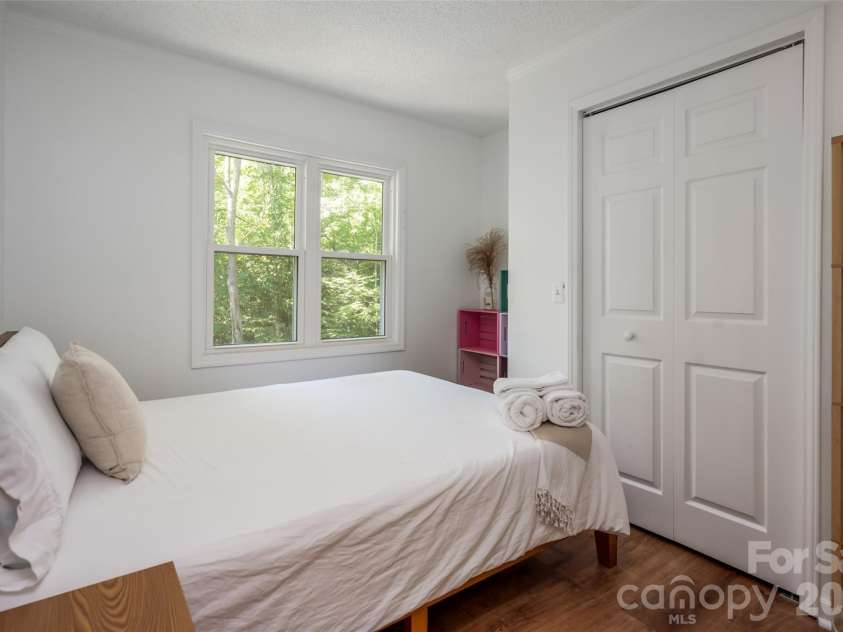 5 Sunwashed Way, Asheville, NC 28803.  MLS# CAR4422593, YatesRealty ID 50953. 