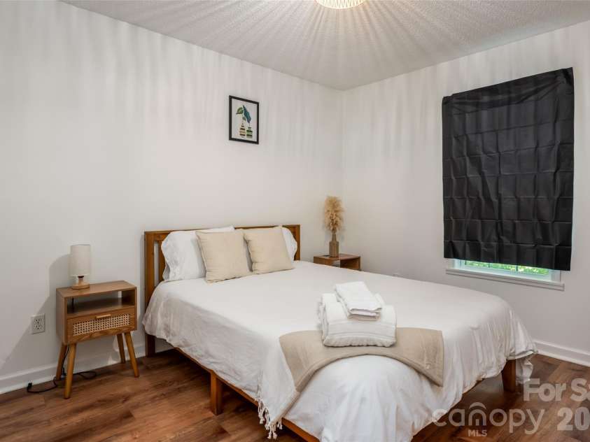5 Sunwashed Way, Asheville, NC 28803.  MLS# CAR4422593, YatesRealty ID 50953. 