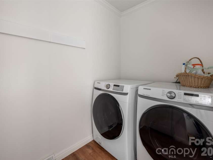 5 Sunwashed Way, Asheville, NC 28803.  MLS# CAR4422593, YatesRealty ID 50953. 