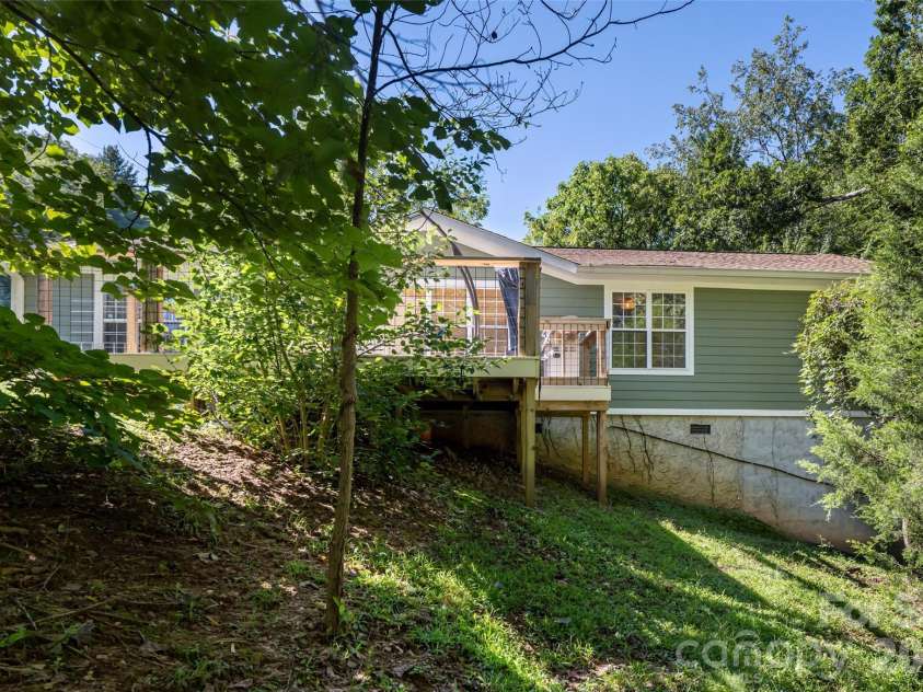 5 Sunwashed Way, Asheville, NC 28803.  MLS# CAR4422593, YatesRealty ID 50953. 
