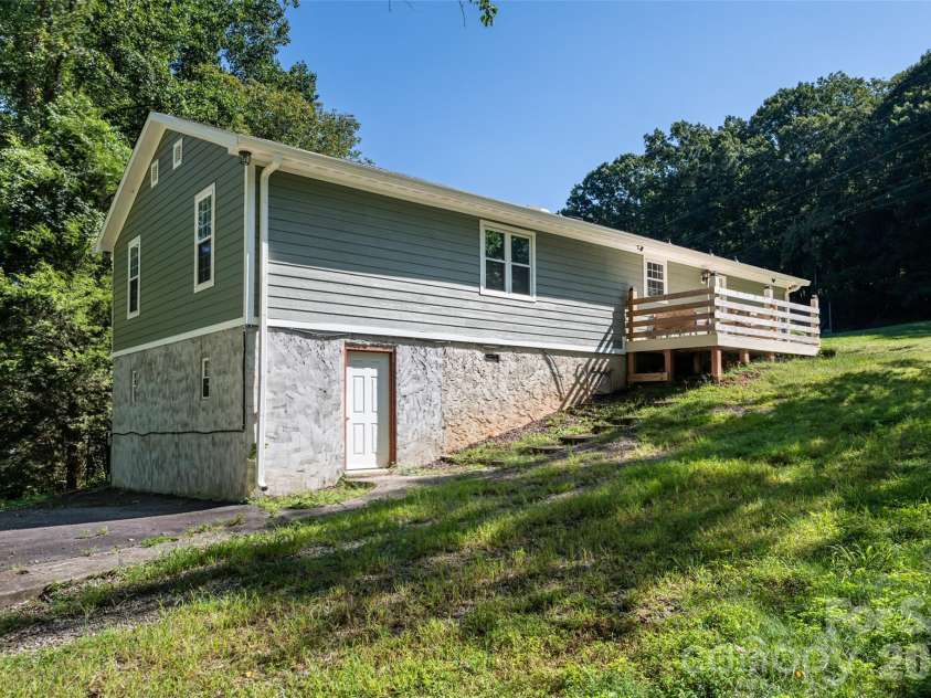 5 Sunwashed Way, Asheville, NC 28803.  MLS# CAR4422593, YatesRealty ID 50953. 