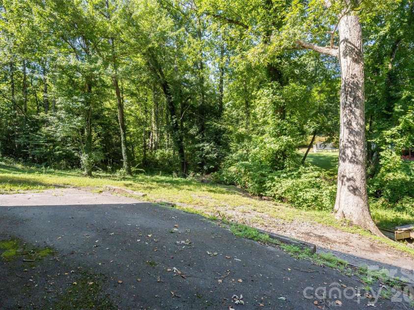 5 Sunwashed Way, Asheville, NC 28803.  MLS# CAR4422593, YatesRealty ID 50953. 