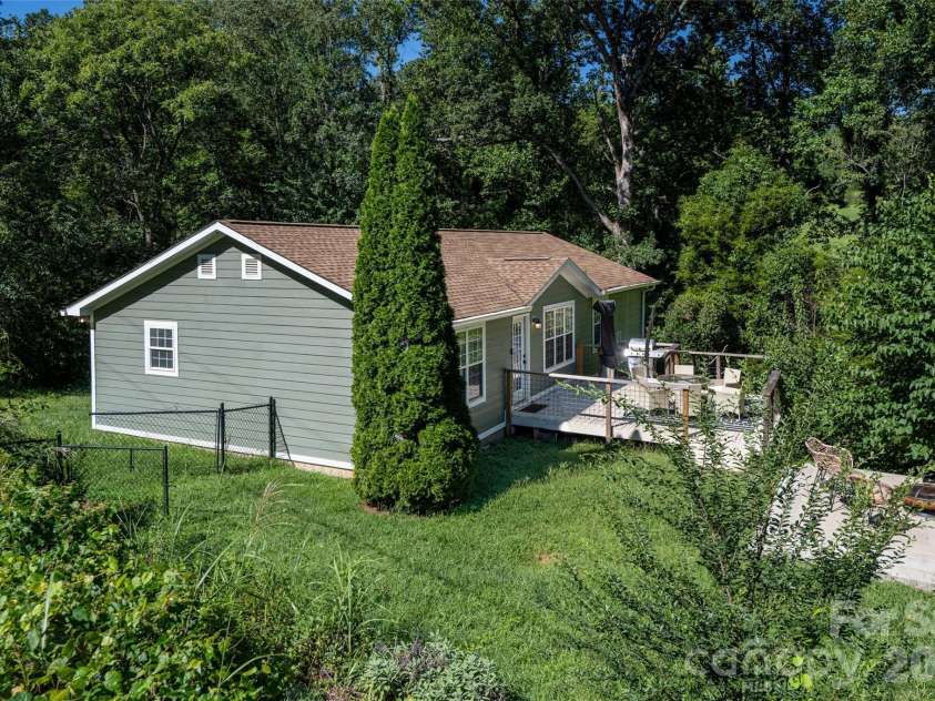 5 Sunwashed Way, Asheville, NC 28803.  MLS# CAR4422593, YatesRealty ID 50953. 