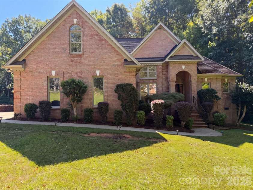 143 Laurel Ridge Court, Gastonia, NC 28056.  MLS# CAR4424996, YatesRealty ID 50956. 