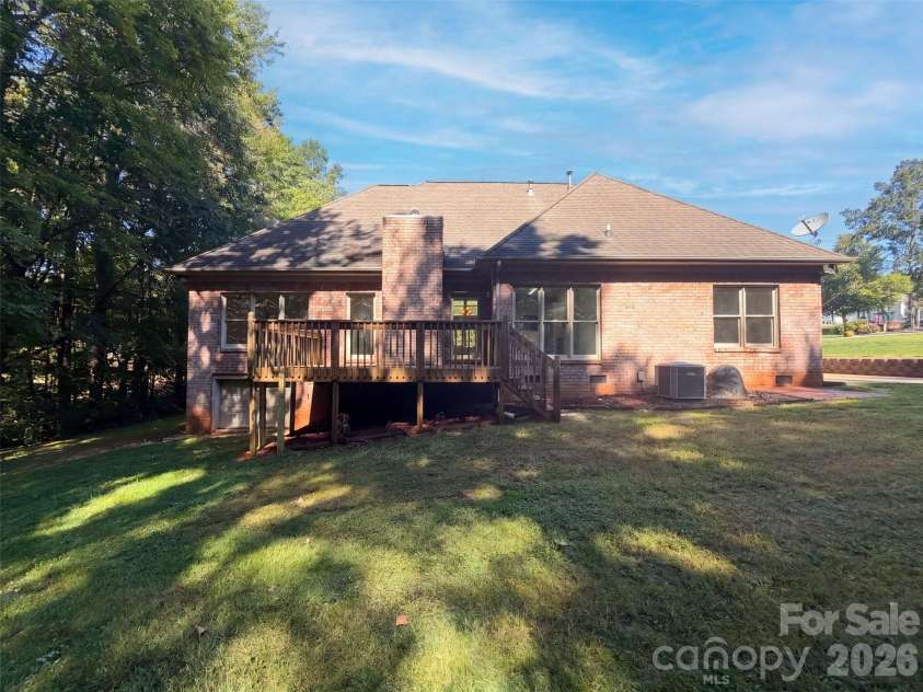 143 Laurel Ridge Court, Gastonia, NC 28056.  MLS# CAR4424996, YatesRealty ID 50956. 