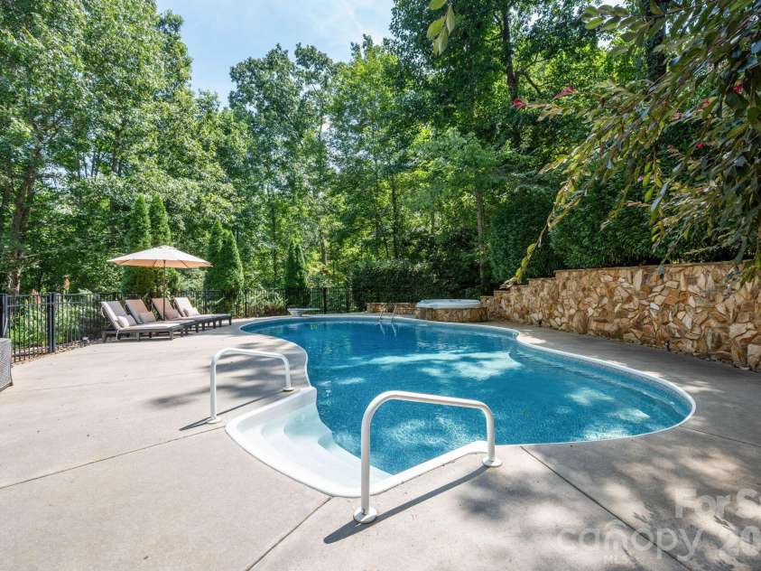 196 Colonel Hampton Court, Rutherfordton, NC 28139.  MLS# CAR4424928, YatesRealty ID 50958. 