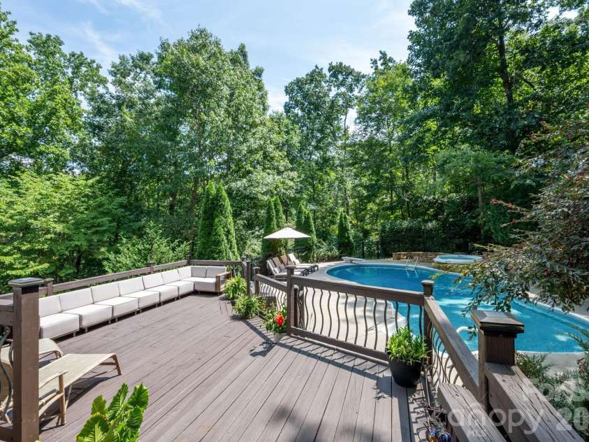 196 Colonel Hampton Court, Rutherfordton, NC 28139.  MLS# CAR4424928, YatesRealty ID 50958. 