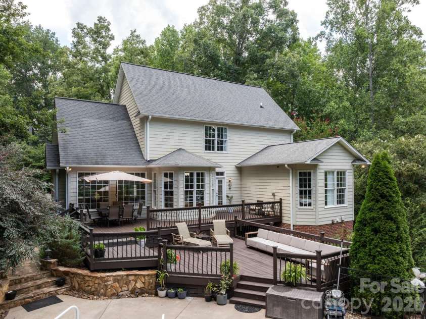 196 Colonel Hampton Court, Rutherfordton, NC 28139.  MLS# CAR4424928, YatesRealty ID 50958. 