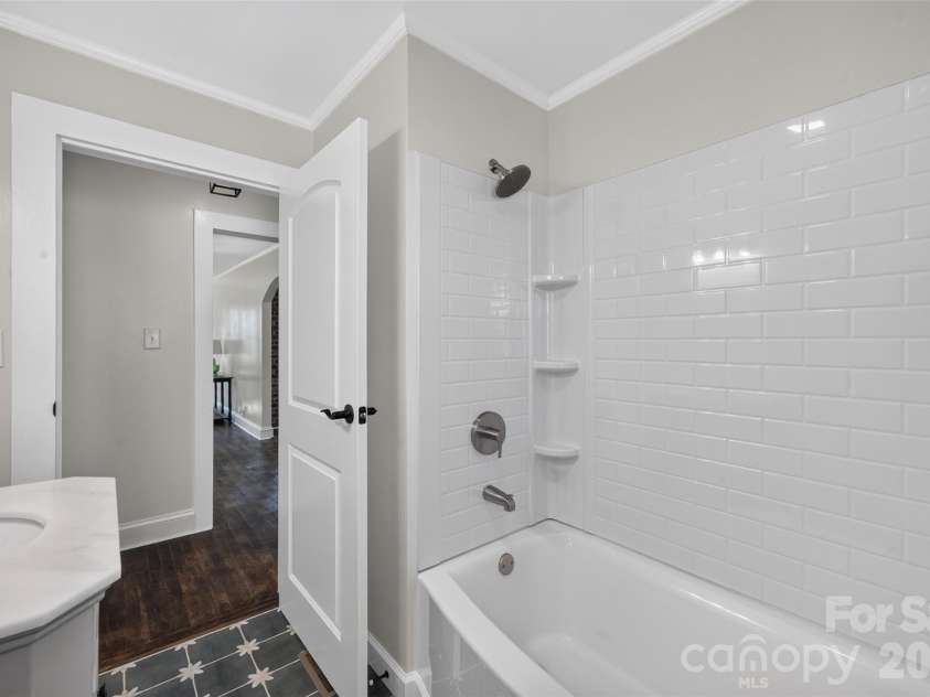 227 Nesbit Drive, Salisbury, NC 28147.  MLS# CAR4424575, YatesRealty ID 50959. Bathroom