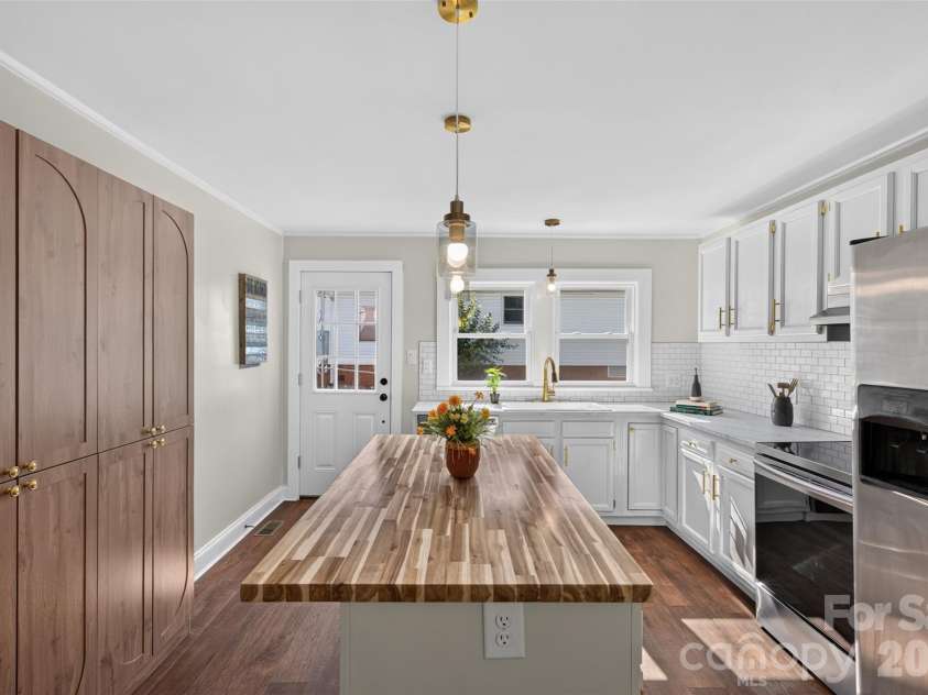 227 Nesbit Drive, Salisbury, NC 28147.  MLS# CAR4424575, YatesRealty ID 50959. Butcher Block Island