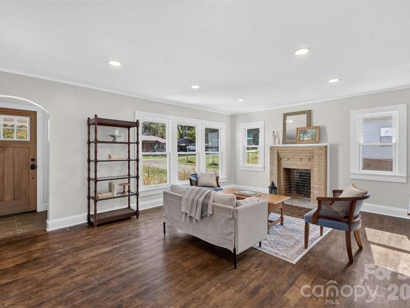 227 Nesbit Drive, Salisbury, NC 28147.  MLS# CAR4424575, YatesRealty ID 50959. Living Room