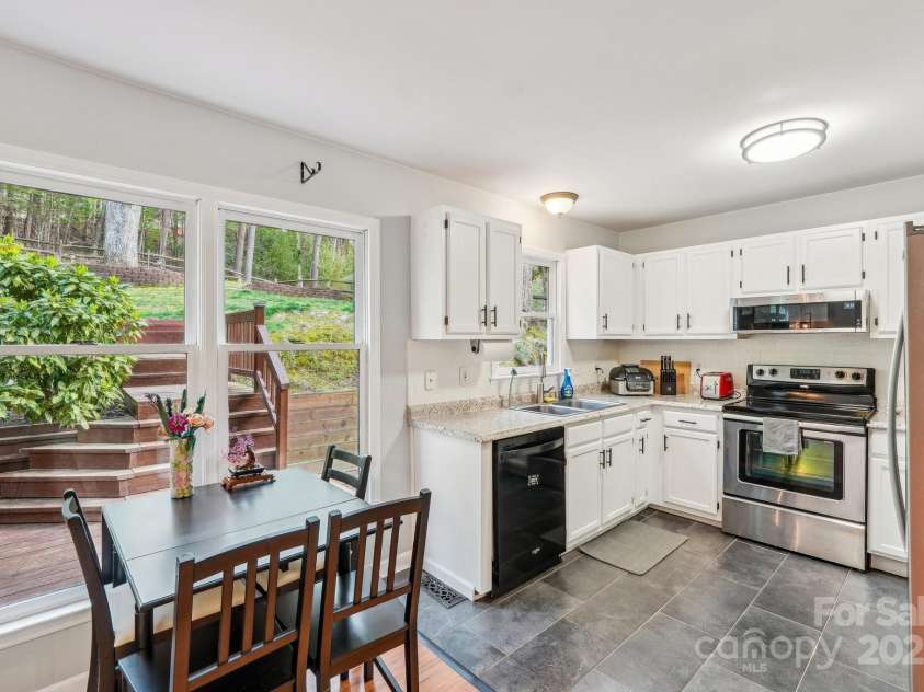 6005 Lanai Lane, Tega Cay, SC 29708.  MLS# CAR4243330, YatesRealty ID 5096. 