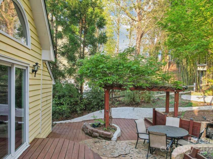 6005 Lanai Lane, Tega Cay, SC 29708.  MLS# CAR4243330, YatesRealty ID 5096. 