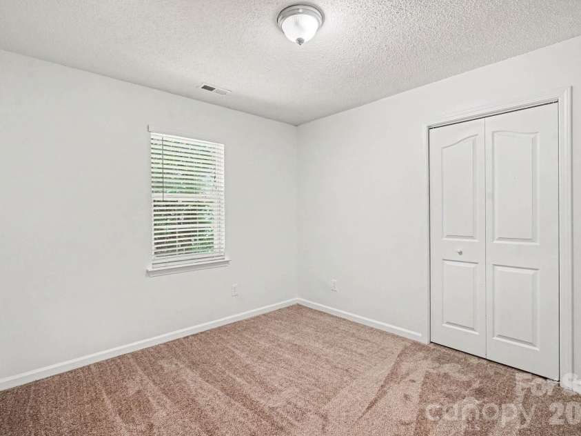 3404 Passour Ridge Lane, Charlotte, NC 28269.  MLS# CAR4424918, YatesRealty ID 50960. 