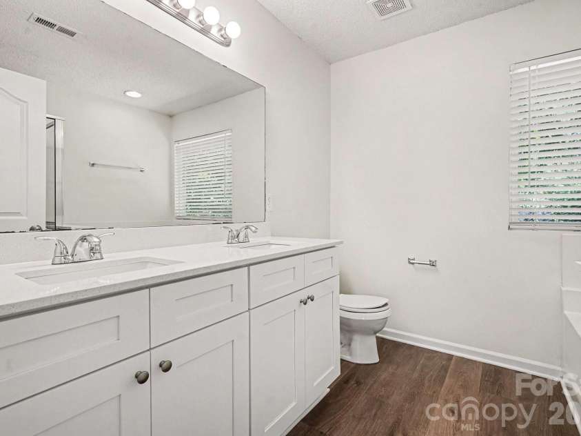 3404 Passour Ridge Lane, Charlotte, NC 28269.  MLS# CAR4424918, YatesRealty ID 50960. 