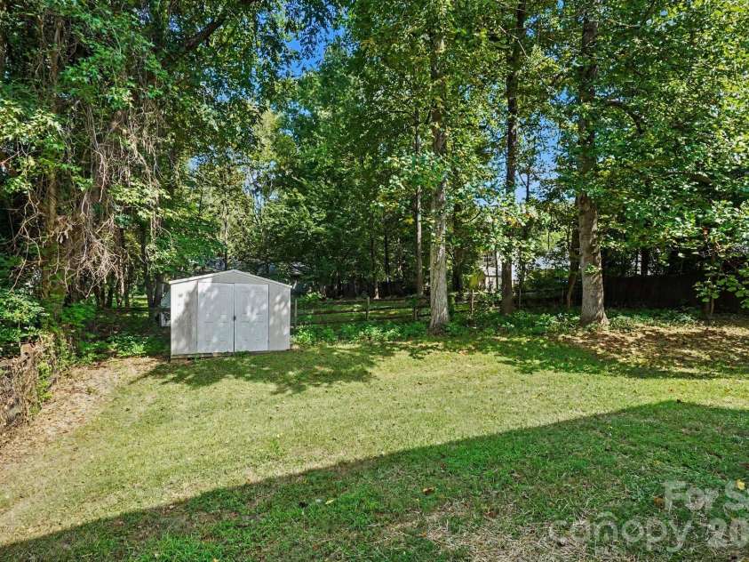 3404 Passour Ridge Lane, Charlotte, NC 28269.  MLS# CAR4424918, YatesRealty ID 50960. 