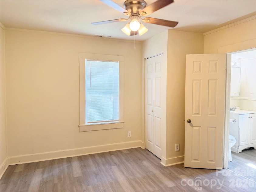 347 Baker Street, Rock Hill, SC 29730.  MLS# CAR4424990, YatesRealty ID 50961. 