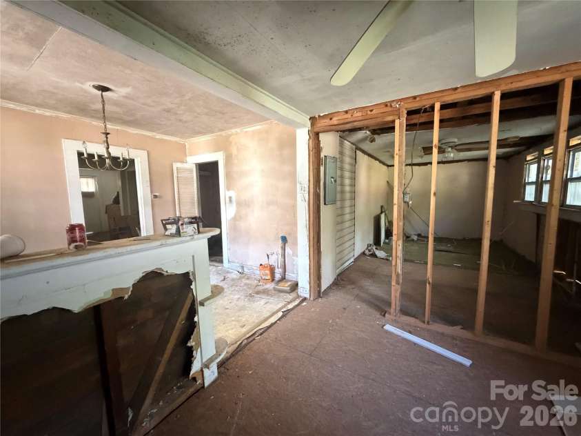 813 Long Street, Salisbury, NC 28144.  MLS# CAR4425002, YatesRealty ID 50962. 