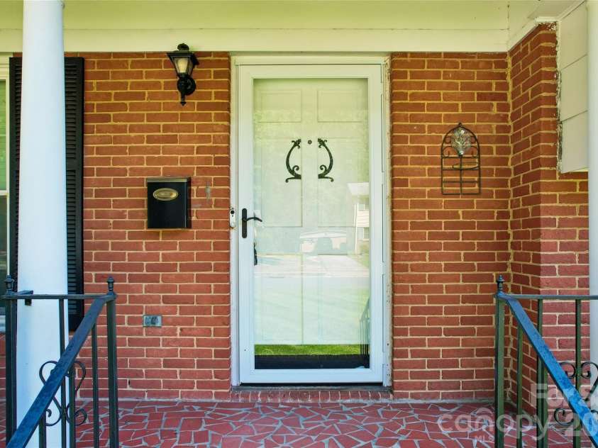 6408 Spring Garden Lane, Charlotte, NC 28213.  MLS# CAR4424165, YatesRealty ID 50963. 