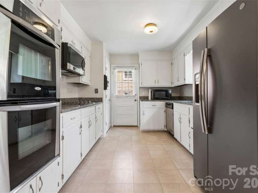 6408 Spring Garden Lane, Charlotte, NC 28213.  MLS# CAR4424165, YatesRealty ID 50963. 