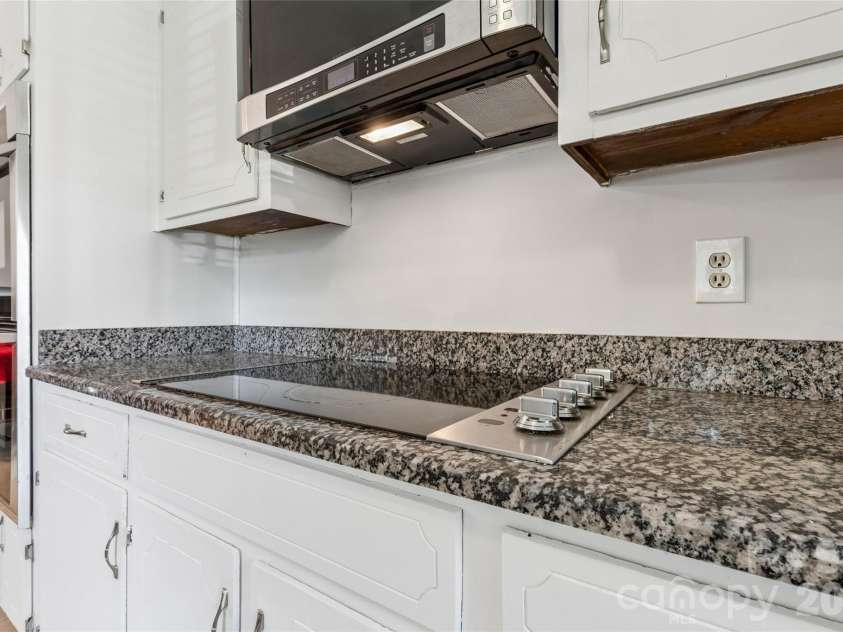 6408 Spring Garden Lane, Charlotte, NC 28213.  MLS# CAR4424165, YatesRealty ID 50963. 