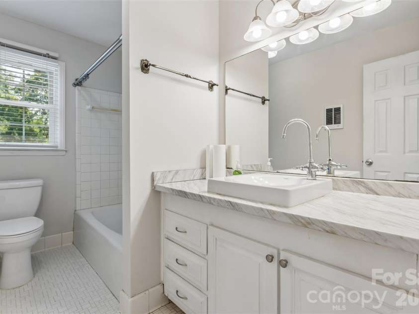 6408 Spring Garden Lane, Charlotte, NC 28213.  MLS# CAR4424165, YatesRealty ID 50963. 
