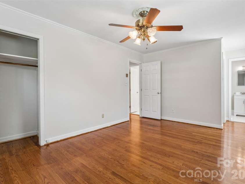 6408 Spring Garden Lane, Charlotte, NC 28213.  MLS# CAR4424165, YatesRealty ID 50963. 