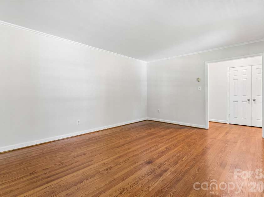 6408 Spring Garden Lane, Charlotte, NC 28213.  MLS# CAR4424165, YatesRealty ID 50963. 
