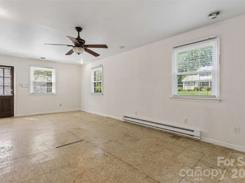 6408 Spring Garden Lane, Charlotte, NC 28213.  MLS# CAR4424165, YatesRealty ID 50963. 