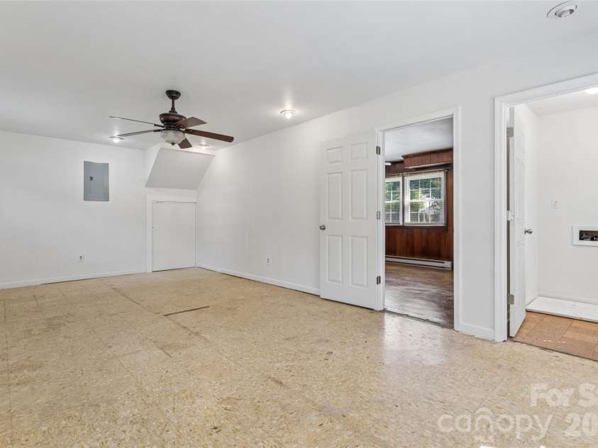 6408 Spring Garden Lane, Charlotte, NC 28213.  MLS# CAR4424165, YatesRealty ID 50963. 