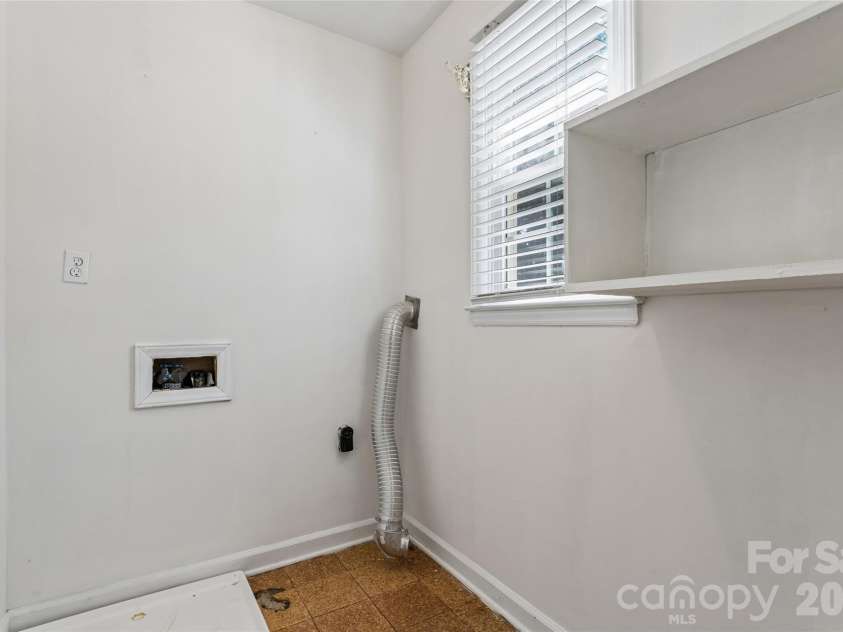6408 Spring Garden Lane, Charlotte, NC 28213.  MLS# CAR4424165, YatesRealty ID 50963. 