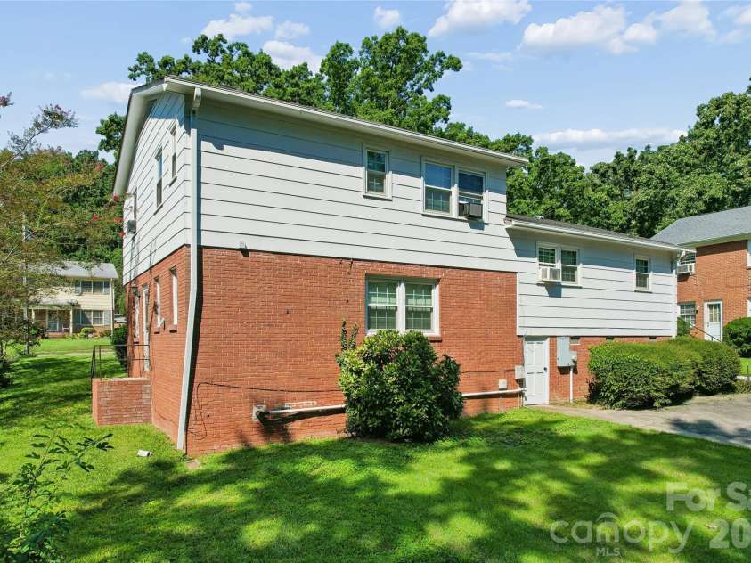 6408 Spring Garden Lane, Charlotte, NC 28213.  MLS# CAR4424165, YatesRealty ID 50963. 