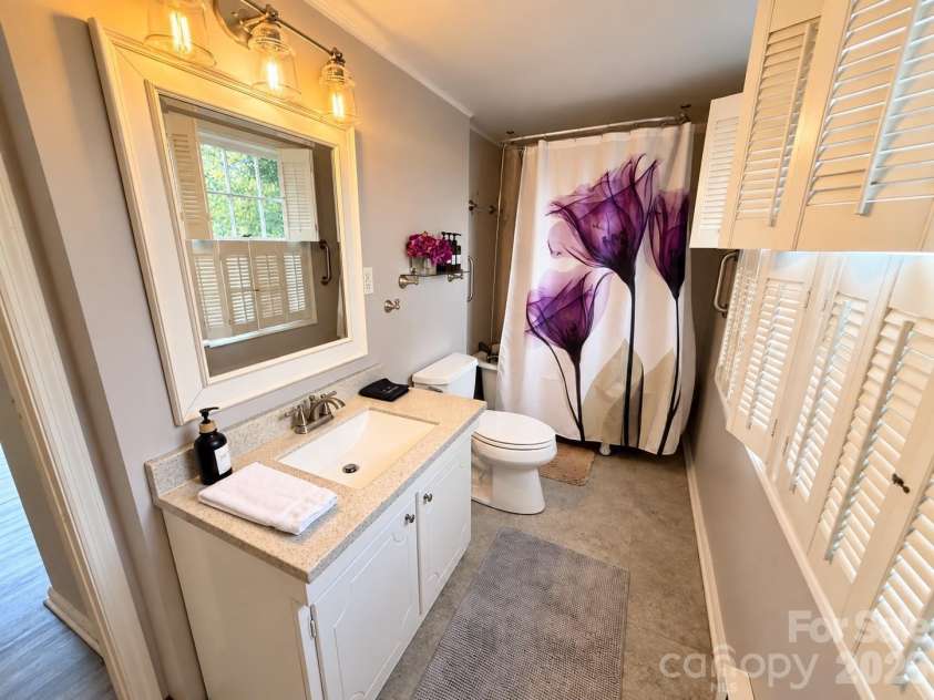 486 Oxford Road, Lake Junaluska, NC 28745.  MLS# CAR4408511, YatesRealty ID 50964. 