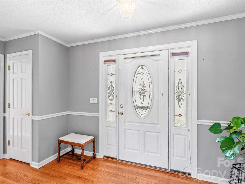 110 Dobbs Drive, Statesville, NC 28625.  MLS# CAR4424875, YatesRealty ID 50965. 