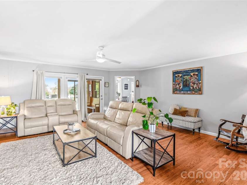 110 Dobbs Drive, Statesville, NC 28625.  MLS# CAR4424875, YatesRealty ID 50965. 