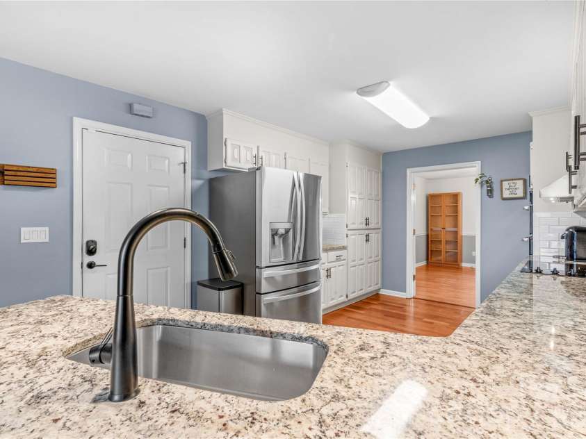 110 Dobbs Drive, Statesville, NC 28625.  MLS# CAR4424875, YatesRealty ID 50965. 