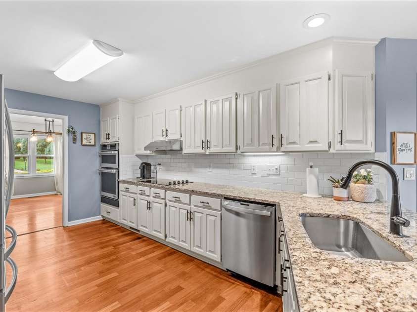110 Dobbs Drive, Statesville, NC 28625.  MLS# CAR4424875, YatesRealty ID 50965. 