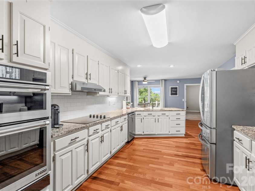 110 Dobbs Drive, Statesville, NC 28625.  MLS# CAR4424875, YatesRealty ID 50965. 