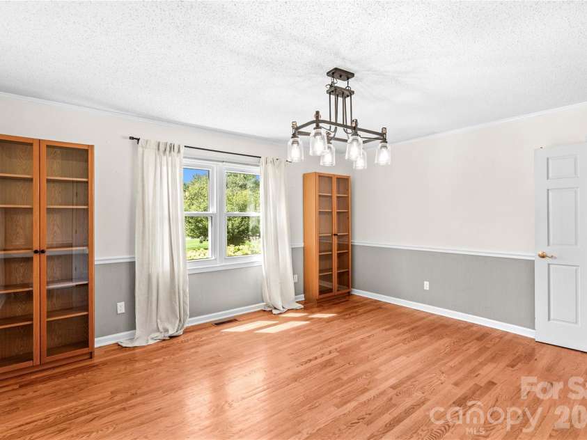 110 Dobbs Drive, Statesville, NC 28625.  MLS# CAR4424875, YatesRealty ID 50965. 