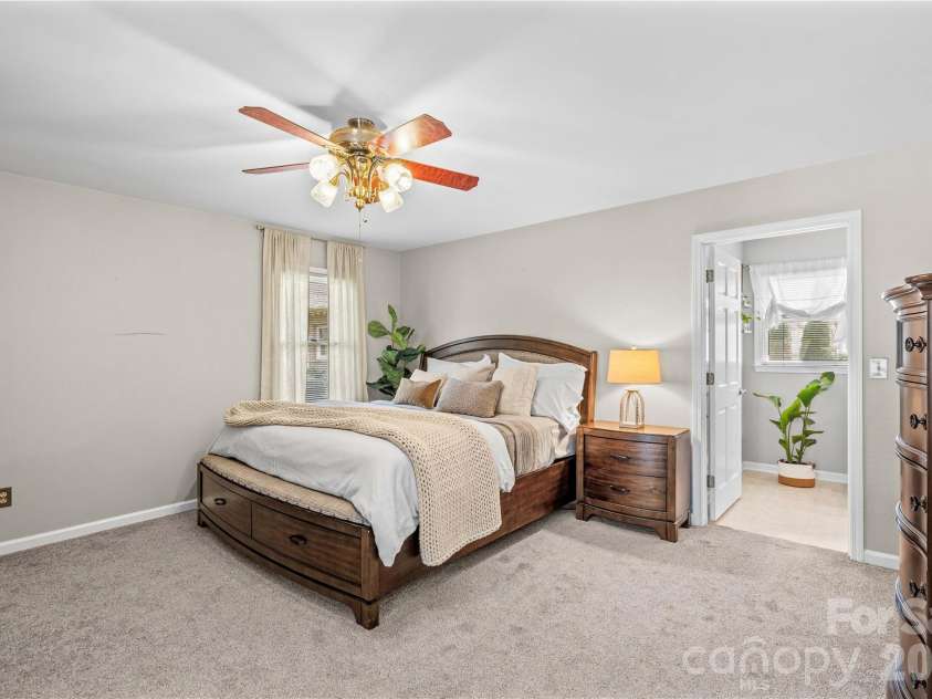110 Dobbs Drive, Statesville, NC 28625.  MLS# CAR4424875, YatesRealty ID 50965. 