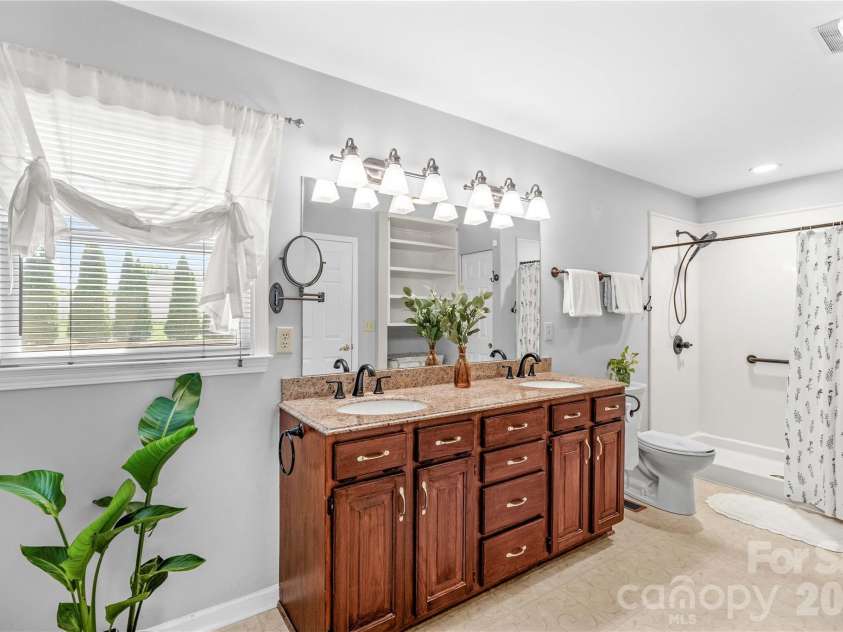 110 Dobbs Drive, Statesville, NC 28625.  MLS# CAR4424875, YatesRealty ID 50965. 